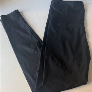 Onzie Black Leggings